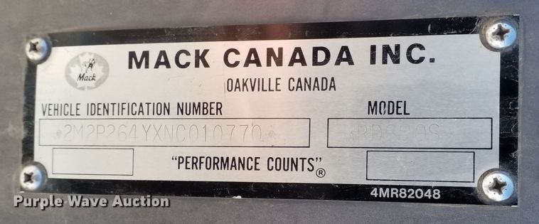 image for item KA9931 1992 Mack RD690S semi truck