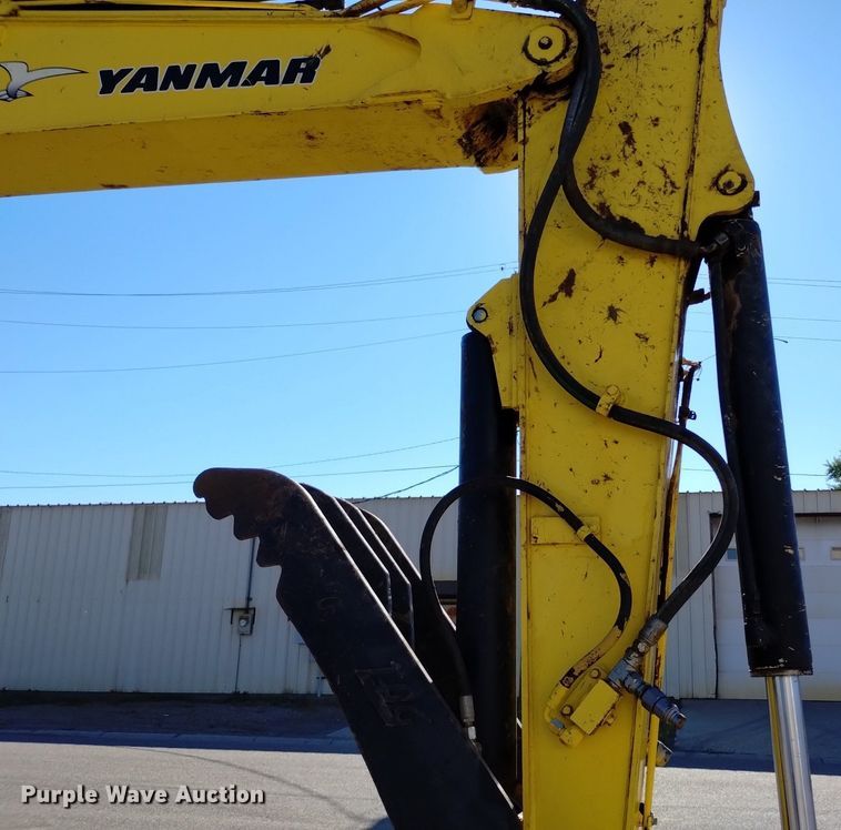 image for item LO9029 Yanmar SV100 mini excavator
