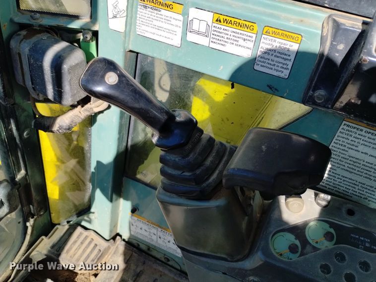 image for item LO9029 Yanmar SV100 mini excavator