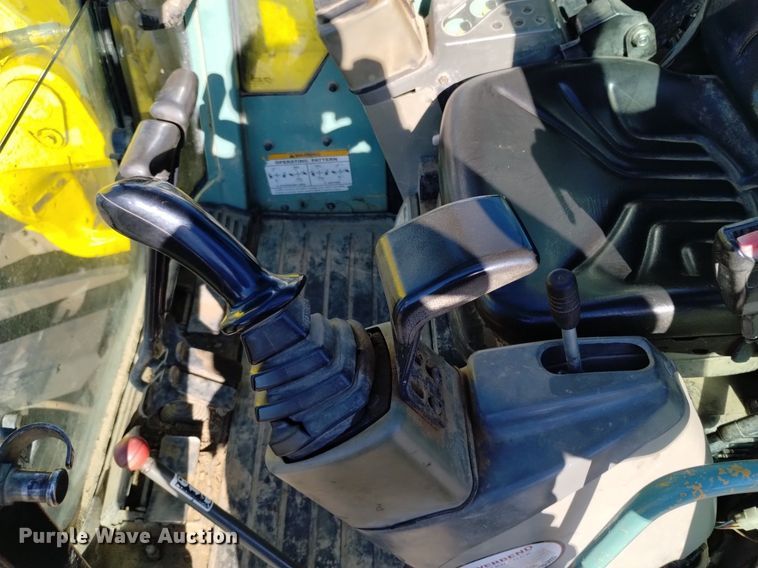 image for item LO9029 Yanmar SV100 mini excavator