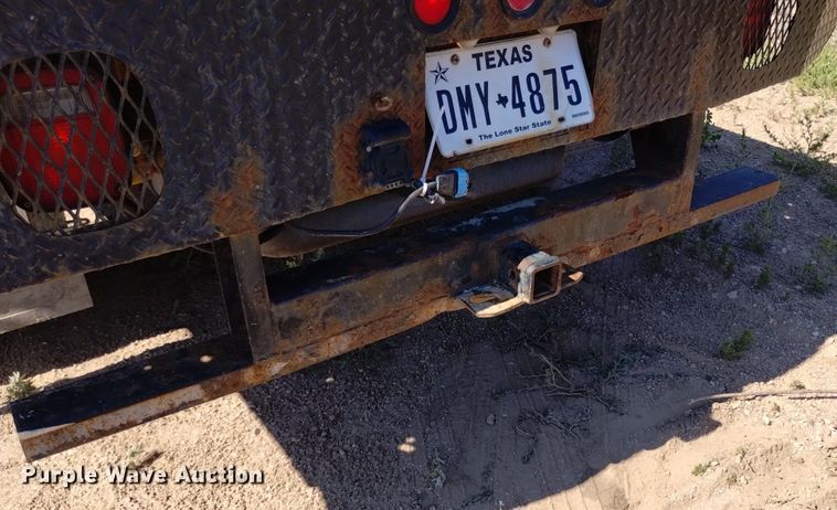 image for item LO9035 2014 Chevrolet Silverado 3500HD Crew Cab flatbed pickup truck