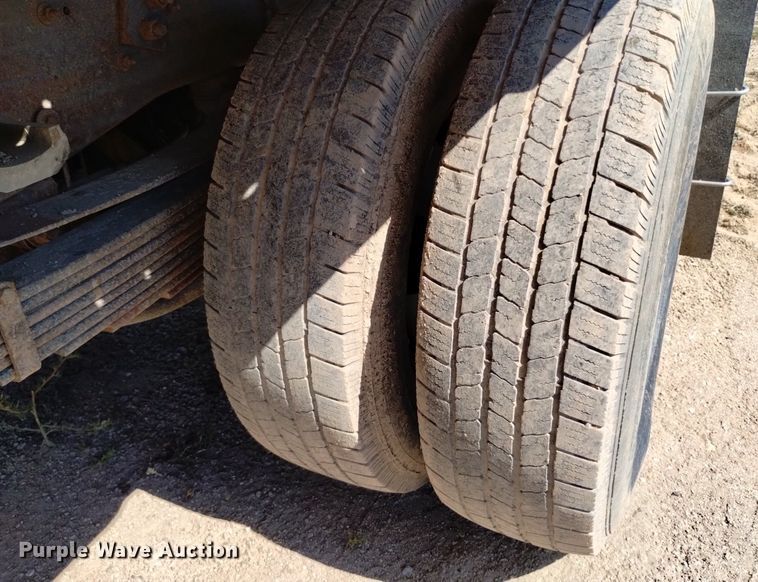 image for item LO9035 2014 Chevrolet Silverado 3500HD Crew Cab flatbed pickup truck