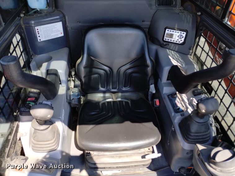 image for item LO9039 2022 Kubota  SVL65-2 tracked skid steer loader