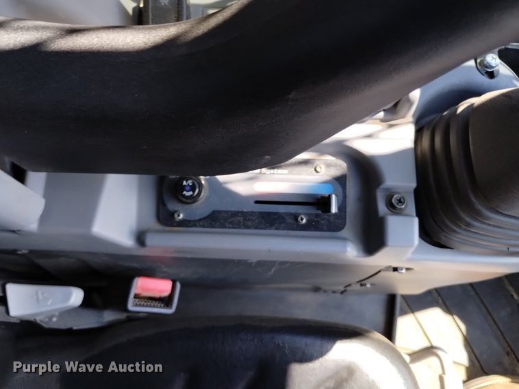 image for item LO9039 2022 Kubota  SVL65-2 tracked skid steer loader