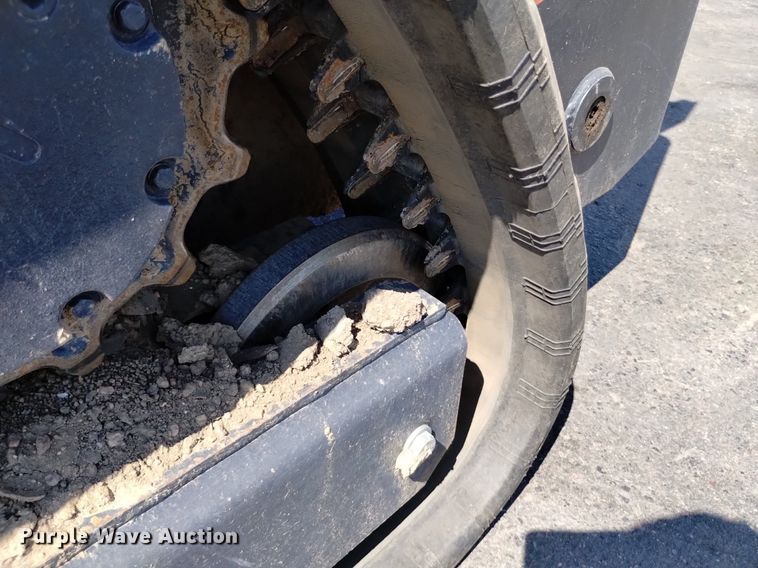 image for item LO9039 2022 Kubota  SVL65-2 tracked skid steer loader