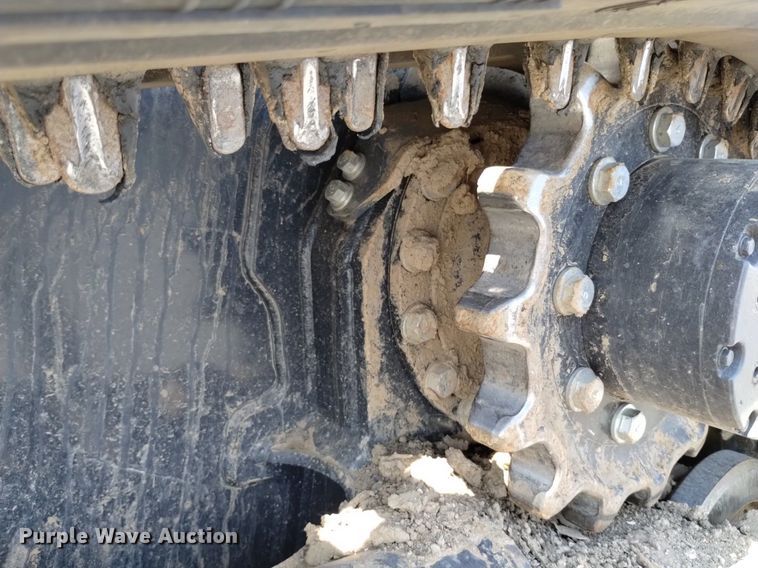 image for item LO9039 2022 Kubota  SVL65-2 tracked skid steer loader