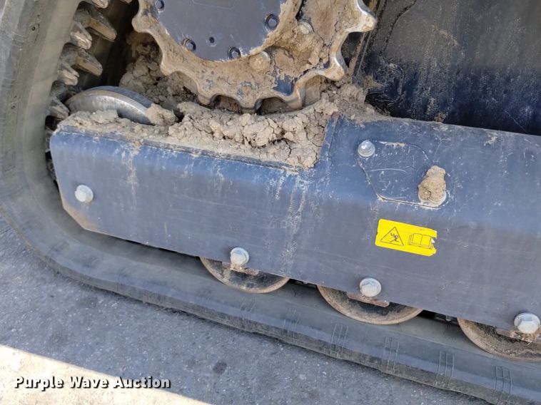 image for item LO9039 2022 Kubota  SVL65-2 tracked skid steer loader