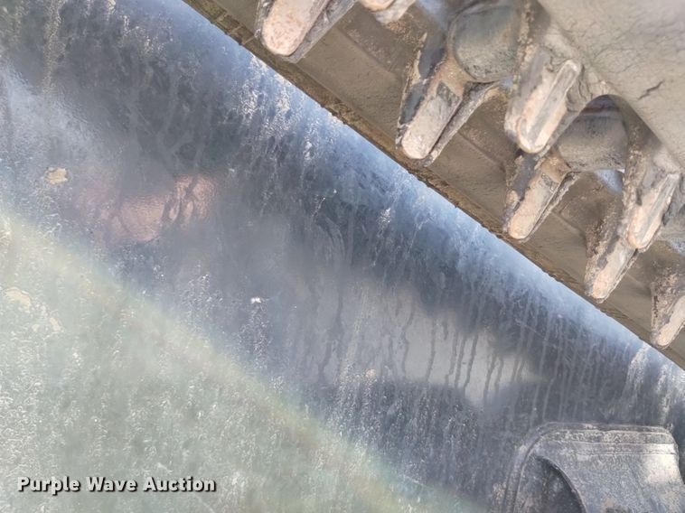 image for item LO9039 2022 Kubota  SVL65-2 tracked skid steer loader