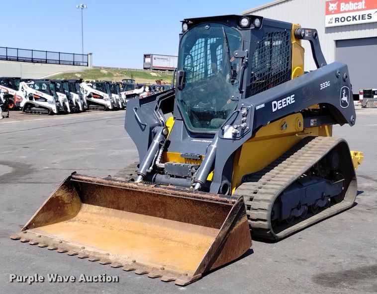 image for item LO9040 2022 John Deere 333G tracked skid steer loader