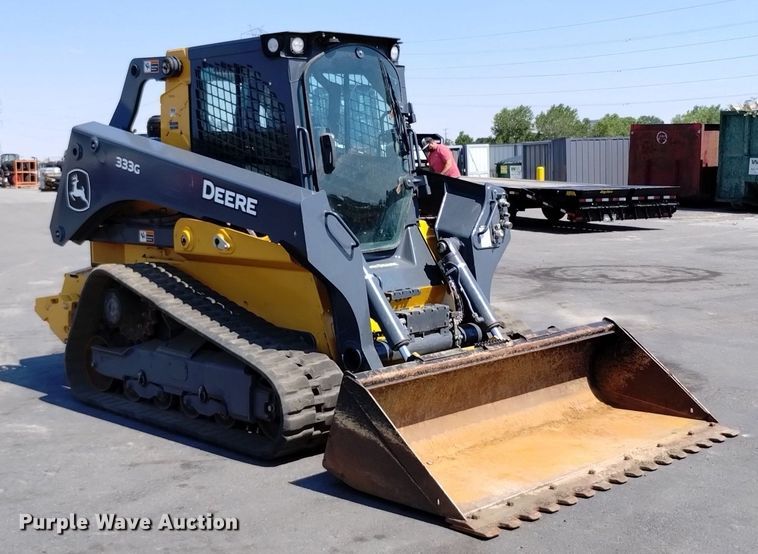 image for item LO9040 2022 John Deere 333G tracked skid steer loader