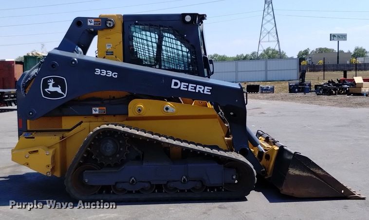 image for item LO9040 2022 John Deere 333G tracked skid steer loader