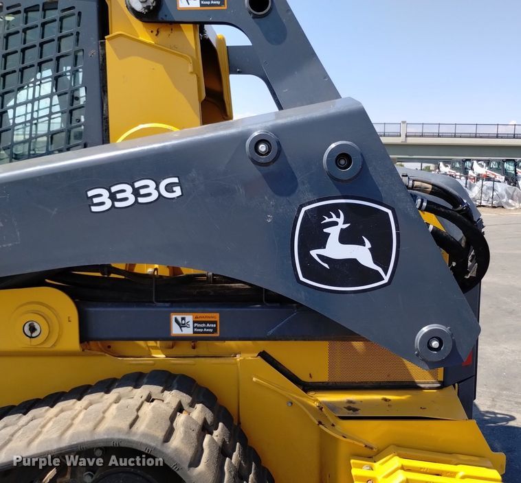 image for item LO9040 2022 John Deere 333G tracked skid steer loader