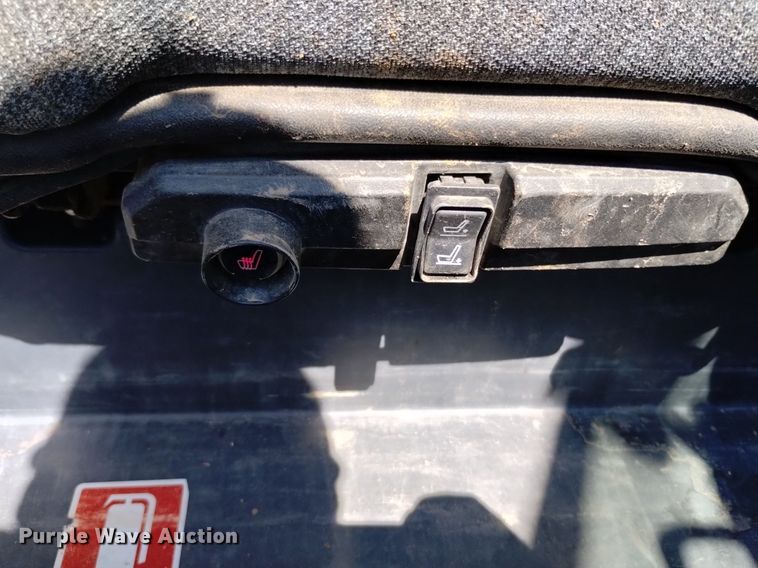 image for item LO9040 2022 John Deere 333G tracked skid steer loader