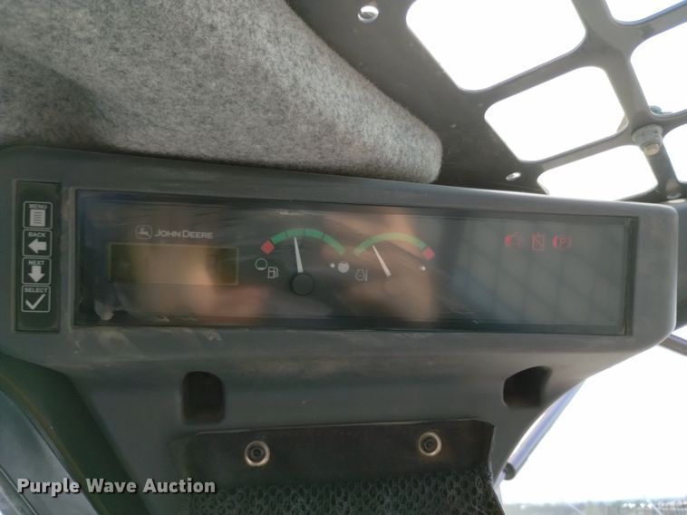 image for item LO9040 2022 John Deere 333G tracked skid steer loader