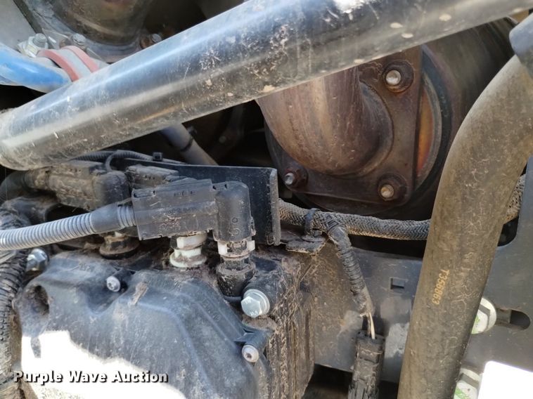 image for item LO9040 2022 John Deere 333G tracked skid steer loader