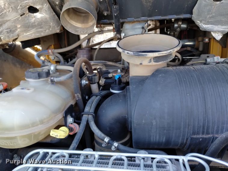 image for item LO9040 2022 John Deere 333G tracked skid steer loader