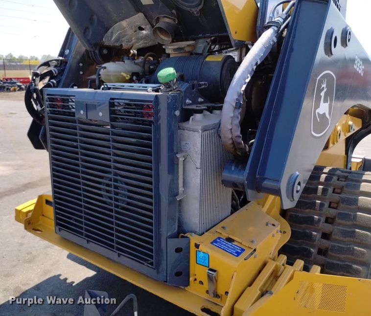 image for item LO9040 2022 John Deere 333G tracked skid steer loader