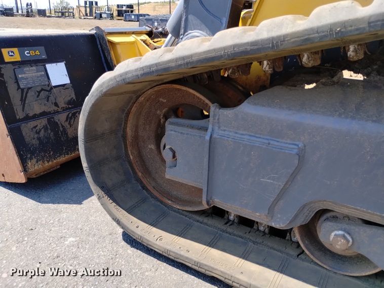 image for item LO9040 2022 John Deere 333G tracked skid steer loader