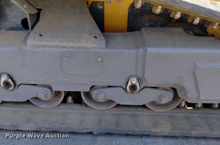 image for item LO9040 2022 John Deere 333G tracked skid steer loader