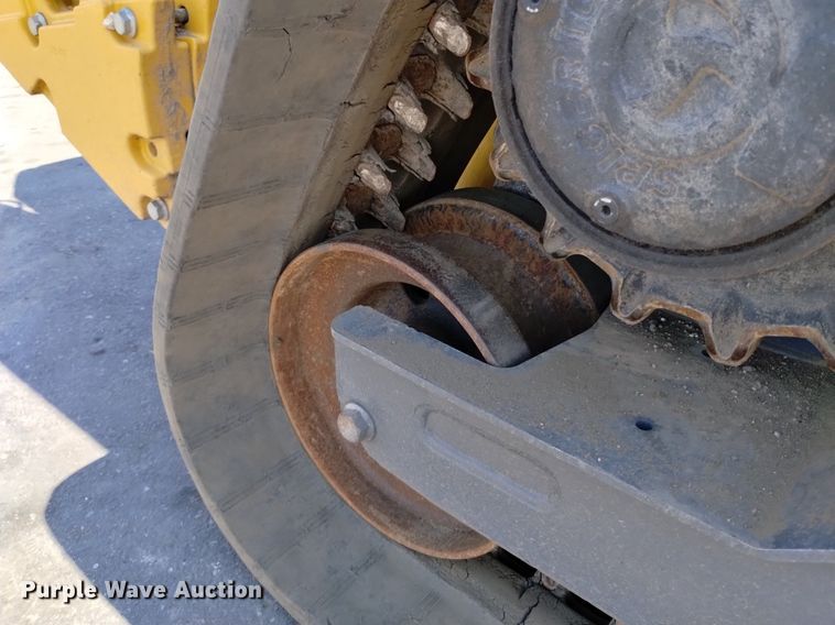 image for item LO9040 2022 John Deere 333G tracked skid steer loader