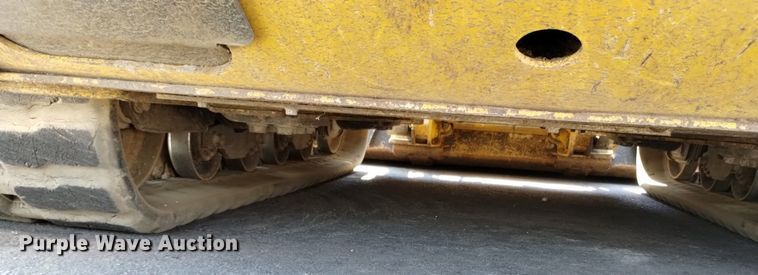 image for item LO9040 2022 John Deere 333G tracked skid steer loader