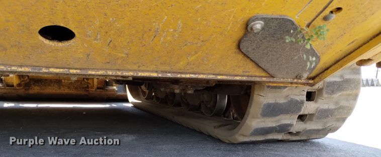 image for item LO9040 2022 John Deere 333G tracked skid steer loader