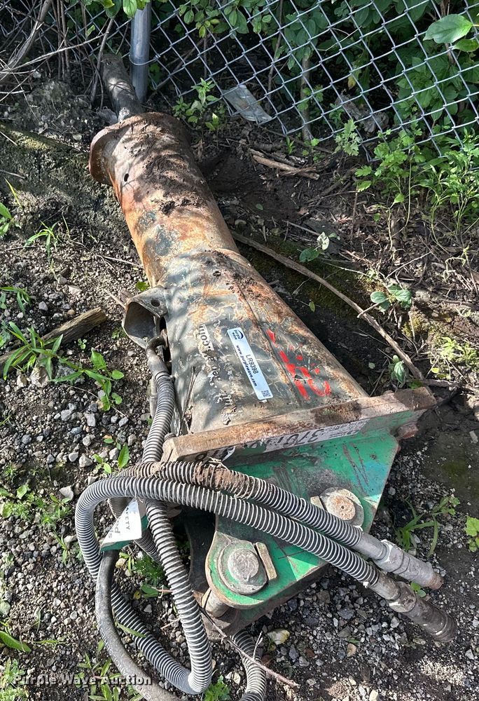 image for item LR9398 Wacker HB22 breaker