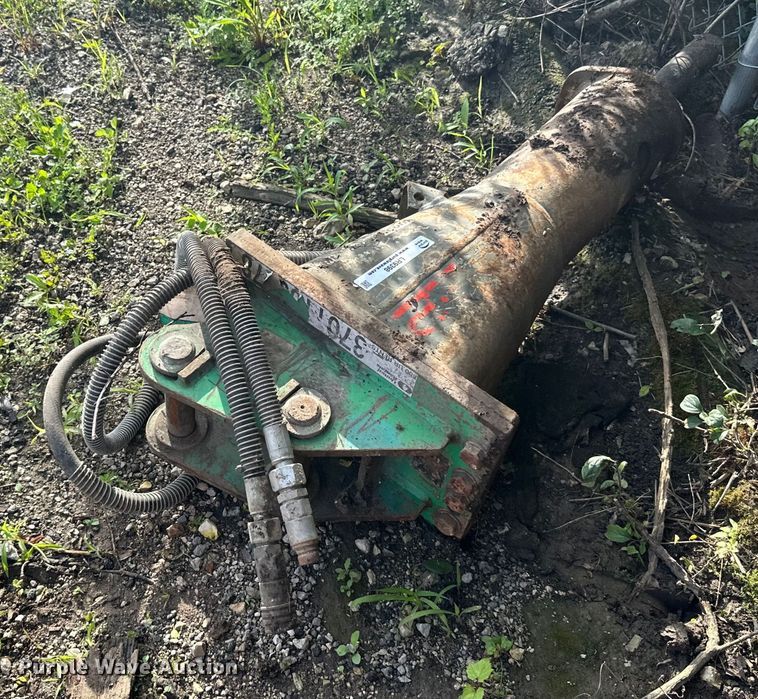 image for item LR9398 Wacker HB22 breaker