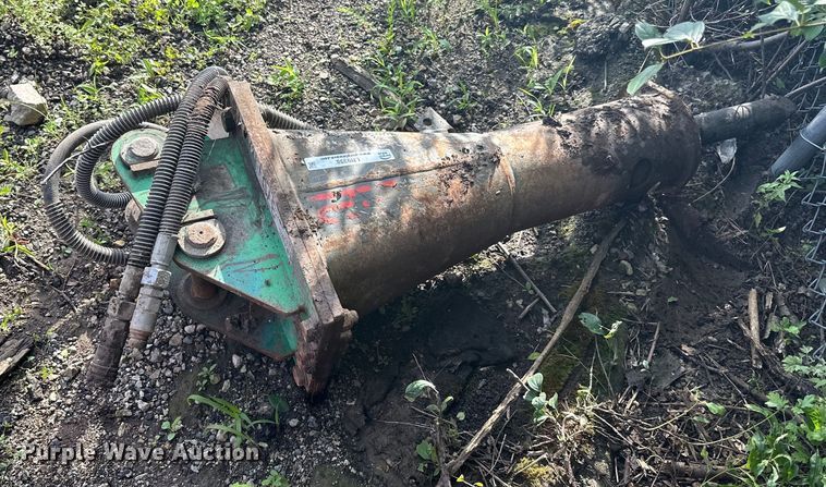 image for item LR9398 Wacker HB22 breaker