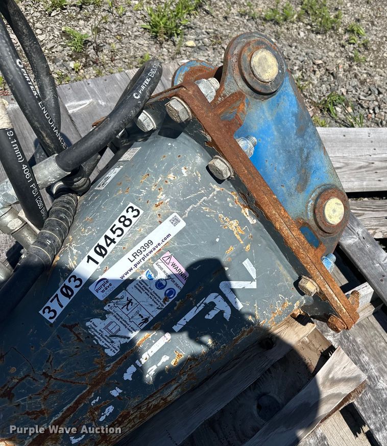 image for item lr9399 2018 Tramac ND30 breaker