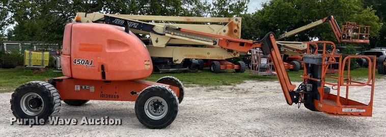 image for item LU9957 2012 JLG 450AJ boom lift