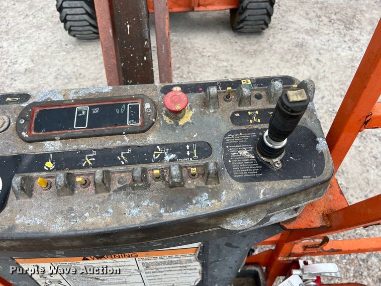 image for item LU9957 2012 JLG 450AJ boom lift