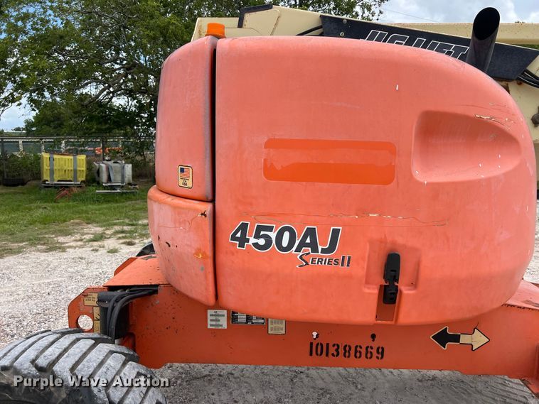 image for item LU9957 2012 JLG 450AJ boom lift