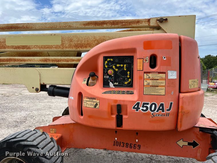 image for item LU9957 2012 JLG 450AJ boom lift