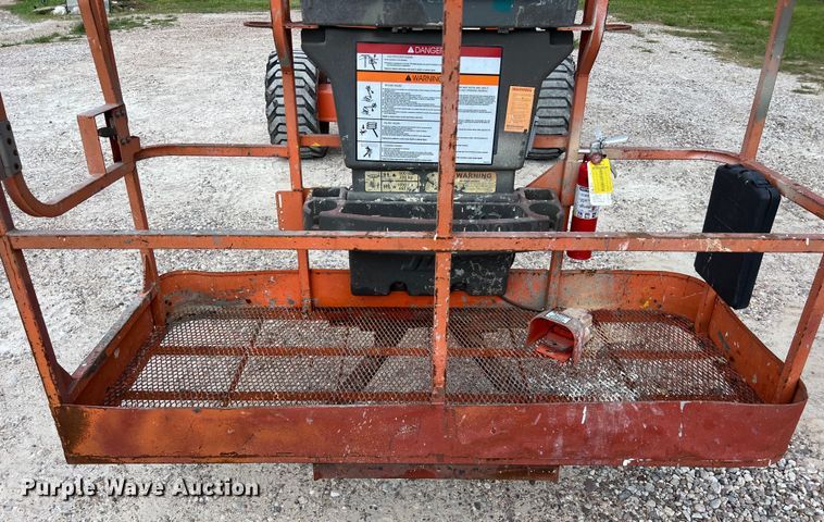 image for item LU9960 2015 JLG 450AJ boom lift