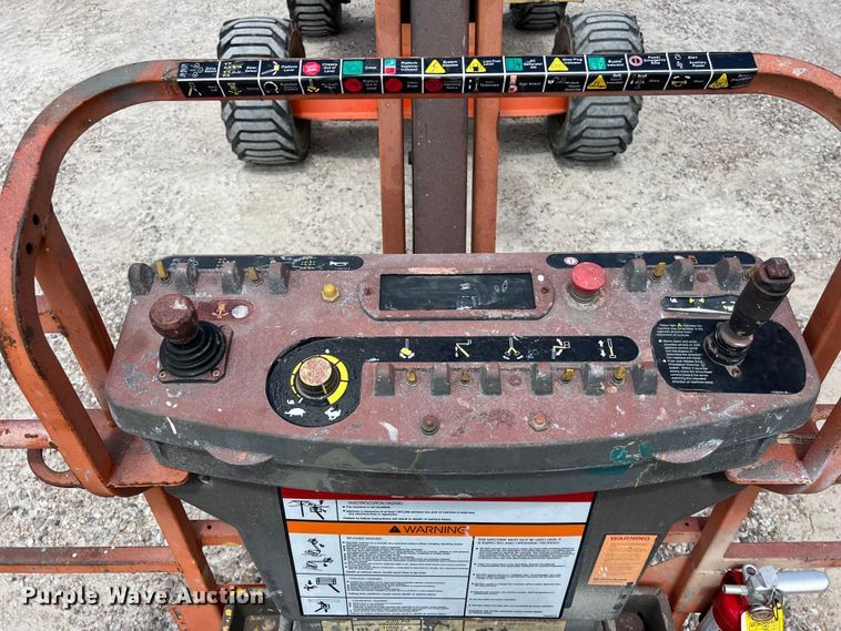 image for item LU9960 2015 JLG 450AJ boom lift