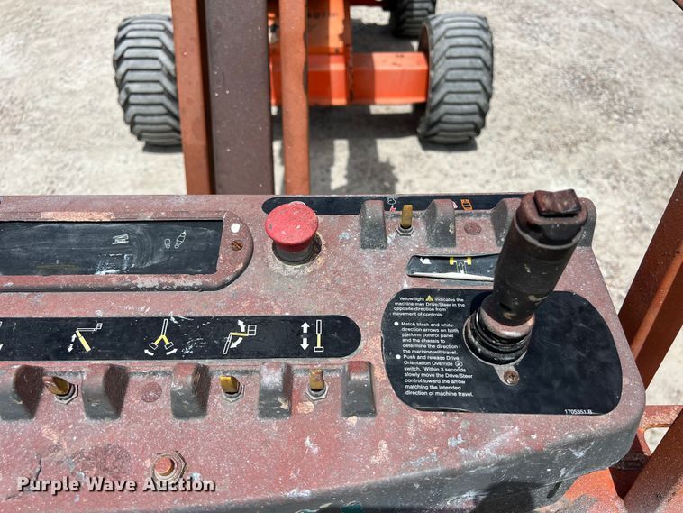 image for item LU9960 2015 JLG 450AJ boom lift