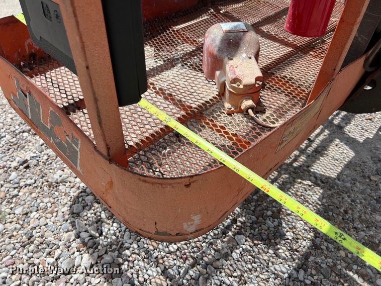 image for item LU9960 2015 JLG 450AJ boom lift