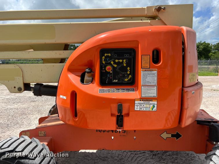 image for item LU9960 2015 JLG 450AJ boom lift