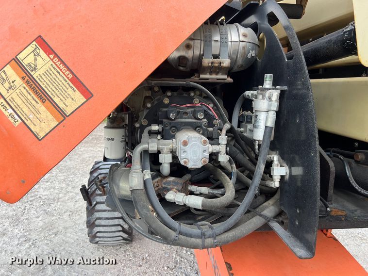 image for item LU9960 2015 JLG 450AJ boom lift
