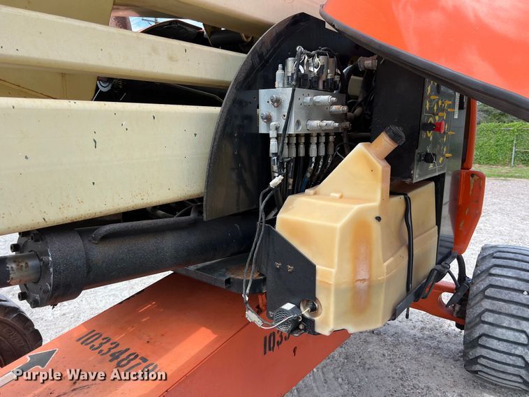 image for item LU9960 2015 JLG 450AJ boom lift