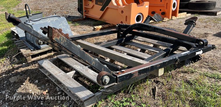 image for item LU9998 Caterpillar D3K sweeps