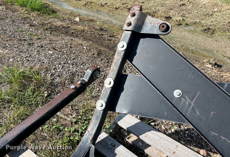 image for item LU9998 Caterpillar D3K sweeps