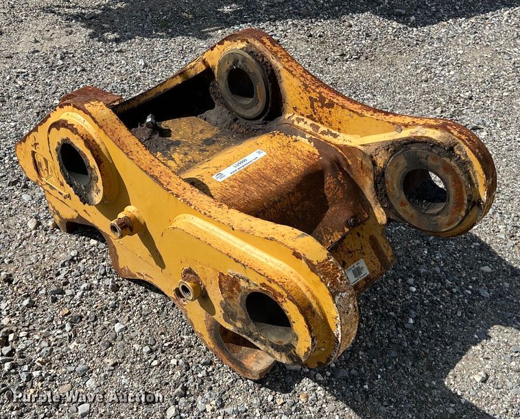 image for item LU9999 2019 Caterpillar 336 quick coupler