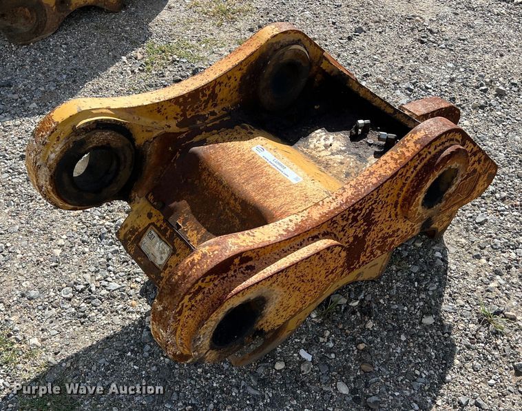 image for item LU9999 2019 Caterpillar 336 quick coupler