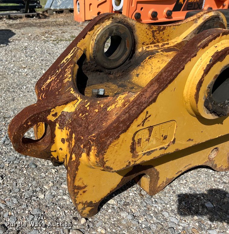 image for item LU9999 2019 Caterpillar 336 quick coupler