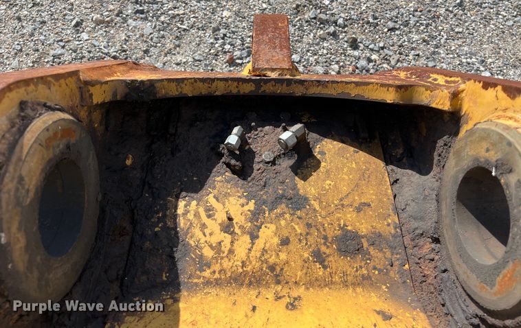 image for item LU9999 2019 Caterpillar 336 quick coupler