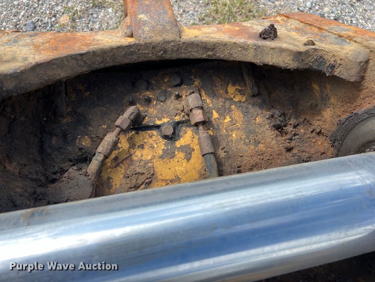 image for item LV9000 Caterpillar 389-8070 quick coupler