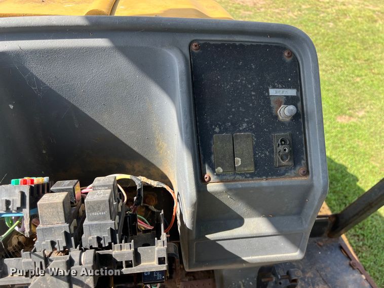 image for item LV9021 1997 Caterpillar 416C backhoe