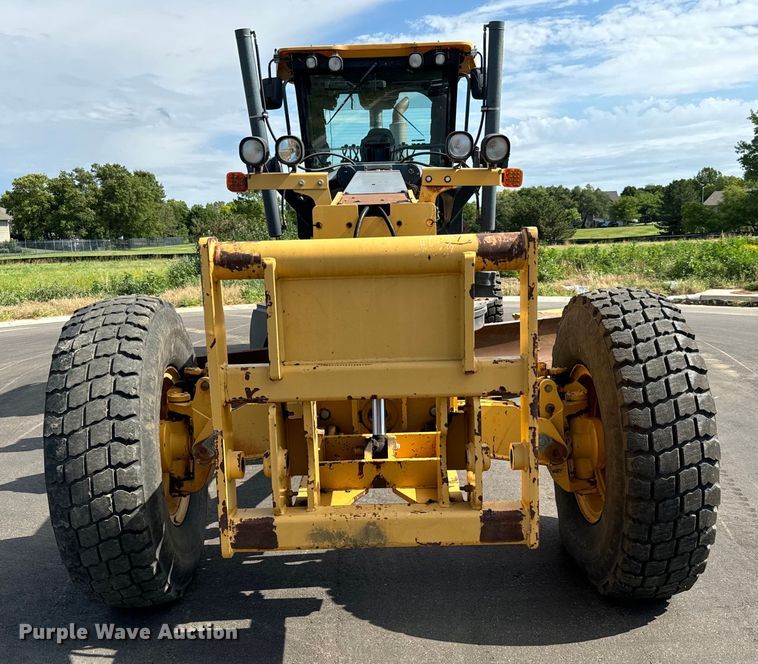 image for item MU9871 2006 John Deere 770D motor grader